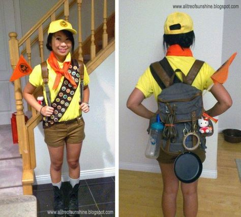 Disney Costumes niño up - Los disfraces siempre se verán mejor en su versión femenina. Disfraz Up, Russell From Up, Russel Up, Themed Halloween Costumes, Wilderness Explorer, Disney Costume, Costume Tutorial, Diy Kostüm, Disney Halloween Costumes