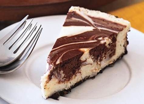 Marble Cheesecake, Chocolate Crumbs, Cream Cheese Pie, Chocolate Cheese, A Piece Of Cake, Low Carb Recipes Dessert, Piece Of Cake, Cheesecake Recipe, Chocolate Cheesecake