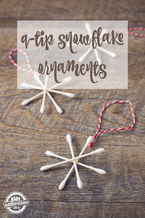 Snowflake Q-Tip Ornament - Great independent activity for preschool, prek, and Kindergarten students in December or January Snowflake Ornaments Diy, Snowflakes Diy, Handprint Ornaments, Snowflake Craft, Simple Snowflake, Santa Crafts, Kids Christmas Ornaments, Homemade Ornaments, Fun Ornaments