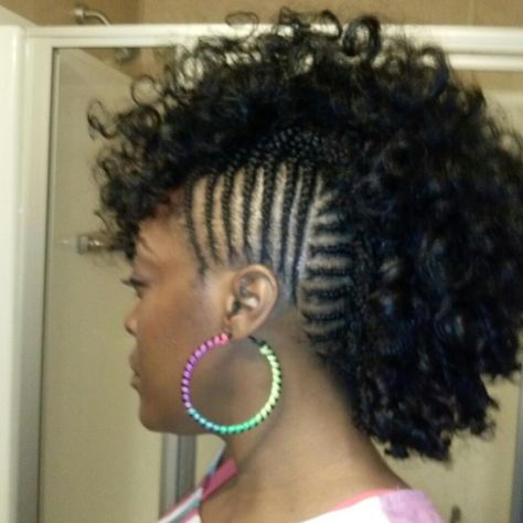 braided mohawk. I love this hair style. I'm going to have to try this! Braids Unique, Mohawk Braid Styles, Crochet Mohawk, Mohawk Updo, Mohawk Hair, Mohawk Hairstyle, Braided Mohawk, Braided Mohawk Hairstyles, Sleek Braided Ponytail