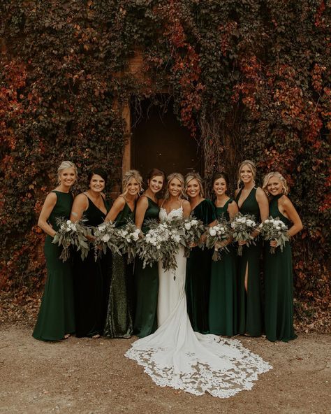 Emerald Green Wedding Theme, Mismatched Dresses, Forest Green Wedding, Dark Green Wedding, Forest Theme Wedding, Fall Bridesmaids, Fall Bridesmaid Dresses, Green Themed Wedding, Mismatched Bridesmaids