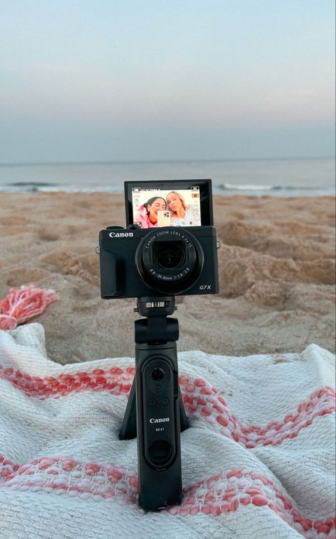 Cute Vlog Camera, Canon Camera Vlogging, Vlogging Camera Youtube, Beginner Vlogging Camera, Youtuber Aesthetic Camera, Camera Youtube Vlogging, Vision Board Vlogging, Camera Vlog Aesthetic, Camera Vision Board