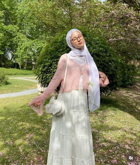 Summer Dress Hijab Outfit, Muslim Girl Summer Outfits, Hijabi Linen Outfits, Summer Fits For Hijabis, Hijabi Girl Outfit Summer, Summer Outfits For Hijab Girl, Hijabi Kawaii Outfits, Hijab Summer Fashion, Hijabi Girl Outfit Ideas