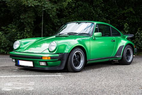 Porsche 2022, 917 Porsche, Green Porsche, Porsche Colors, Porsche 930 Turbo, 930 Turbo, Mercedes Wallpaper, Porsche Sports Car, Porsche 930