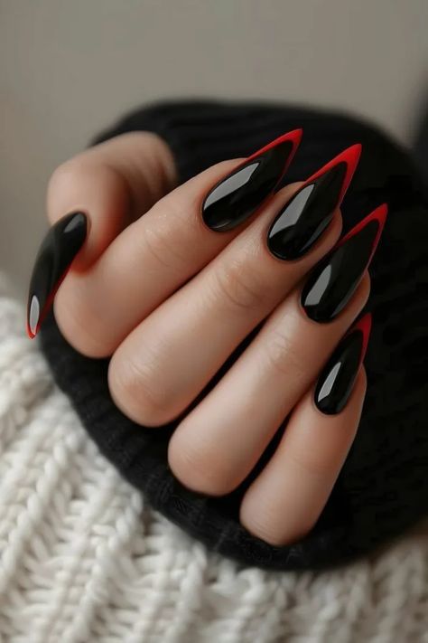 40+ Spooky and Fun Halloween Nail Art Ideas - HubPages Fun Halloween Nails, Witch Nails, Gothic Nails, Goth Nails, Red Nail, Diy Nail Art, Chic Nails, Dope Nails, Nail Arts