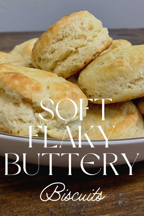 Buttery Homemade Biscuits, Best Homemade Biscuits Easy, Biscuits With Frozen Butter, Easy Buiscits Recipes, Soft And Fluffy Biscuits, Homemade Cathead Biscuits Easy, Flaky Buttery Biscuits, Quick Breakfast Biscuits, Homemade Flakey Biscuits