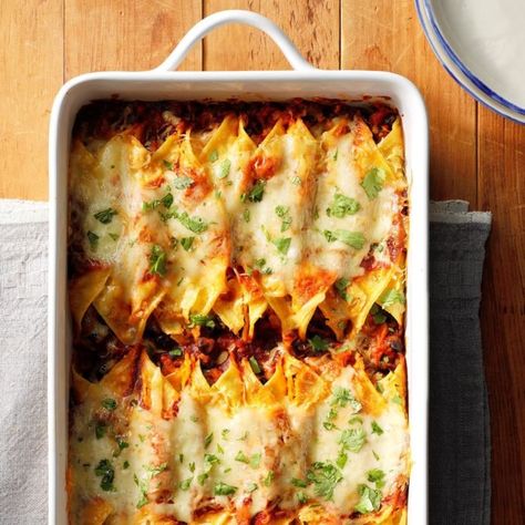 Wrapper Recipes, Meals For A Crowd, Corn Tortilla Recipes, Fall Dinners, Black Bean Enchiladas, Wonton Recipes, Bean Enchiladas, Corn Tortilla, Food Appetizers