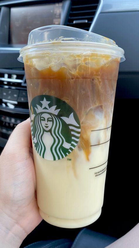 Iced Caramel Macchiato Starbucks, Caramel Macchiato Starbucks, Carmel Macchiato, Caramel Drinks, Iced Caramel Macchiato, Starbucks Latte, Ice Caramel Macchiato, Starbucks Caramel, Starbucks Coffee Drinks