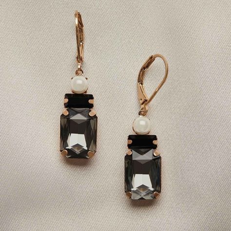 Vintage Emerald Earrings, Flapper Outfit, Black Art Deco, Opal Art, Black Earrings Dangle, Vintage Style Earrings, Earrings Inspiration, Art Deco Earrings, Emerald Earrings