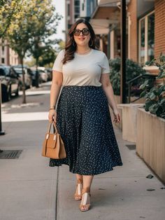 Chic Casual Outfits Plus Size, Plus Size Outfit Styling, Plus Outfit Ideas Summer, Plus Size Outfits With Mary Janes, Plus Size Rome Outfits, A Line Skirt Outfits Plus Size, Apple Outfits Plus Size, How To Style Long Skirts Plus Size, How To Style Plus Size