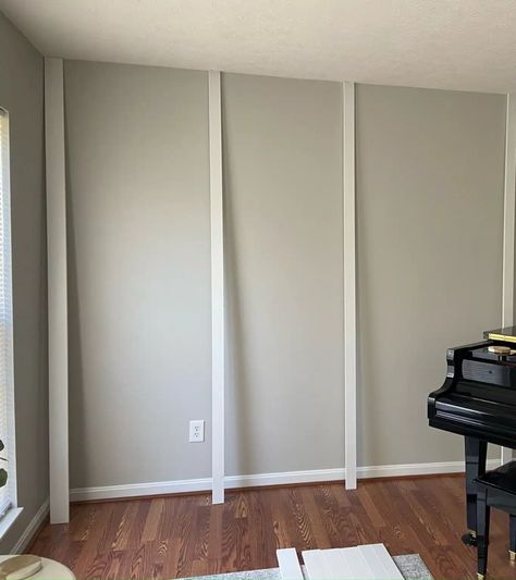 Easy DIY Board and Batten Accent Wall (Step By Step Guide) - Home By Alley Blue Living Room Color, Board And Batten Accent Wall, Batten Accent Wall, Wall Bedroom Diy, Diy Closet System, Accent Wall Entryway, Male Office Decor, Diy Board And Batten, Modern Wall Paneling