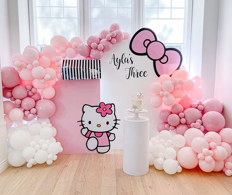 Ballon Decorations Hello Kitty, 1st Birthday Hello Kitty Theme, Hello Kitty Balloon Decor, Hello Kitty Pool Party Decorations, Hello Kitty Party Ideas Decoration, Hello Kitty Balloon Garland, Hello Kitty Decorations Birthday, Hello Kitty Party Decorations, Hello Kitty Backdrop