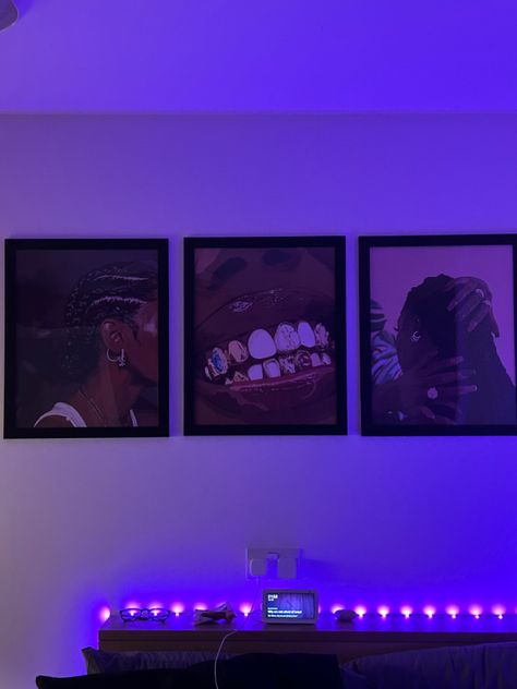 Self Portrait In Room, Room Design Men Bedroom, Gangsta Room Decor, Neo Soul Decor, Room Inspiration Bedroom Black Furniture, Living Room Men Ideas, Black Art Apartment, Bedroom 90s Aesthetic, Trap House Bedroom Aesthetic