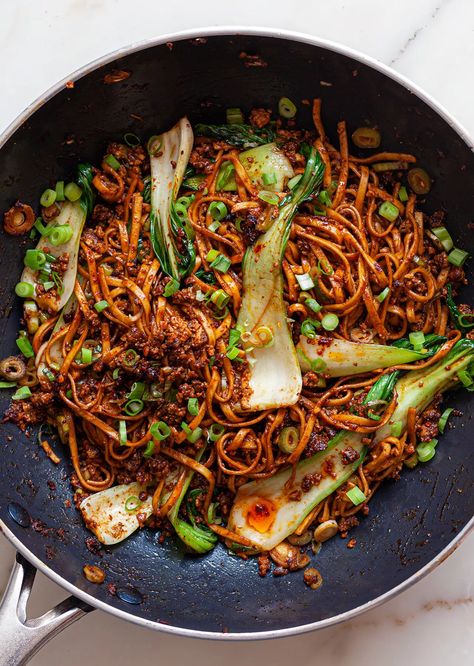 15 Minute Dan Dan Style Noodles - SO VEGAN Eat More Plants, Tofu Noodles, Dan Dan Noodles, Chilli Oil, Gluten Free Noodles, Vegan Main Dishes, Crispy Tofu, Vegetarian Recipes Dinner, Noodle Dishes