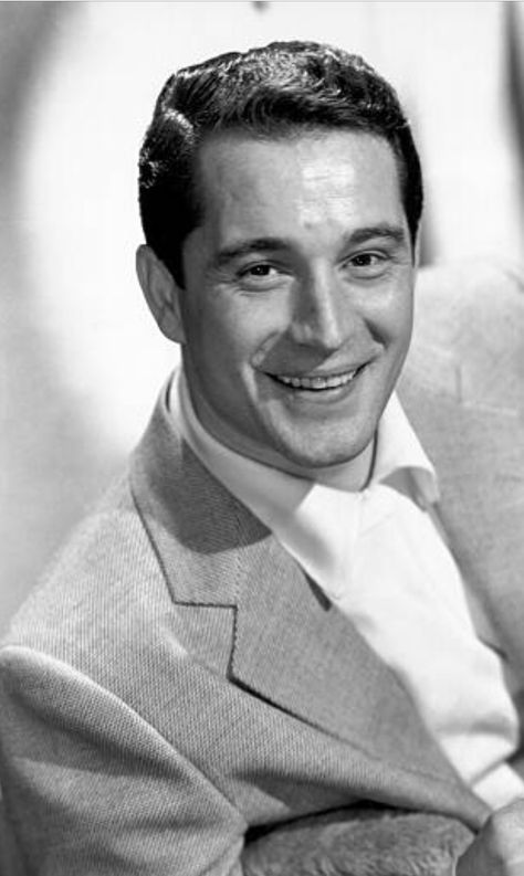 A Life Well Lived, Perry Como, Billboard Magazine, People Of Interest, Old Hollywood Stars, Easy Listening, Life Well Lived, Folk Music, Music Star