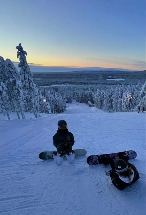 Mode Au Ski, Snowy Morning, Skiing Aesthetic, Ski Aesthetic, Snowboarding Trip, Snow Trip, Shotting Photo, Winter Inspo, Ski Season