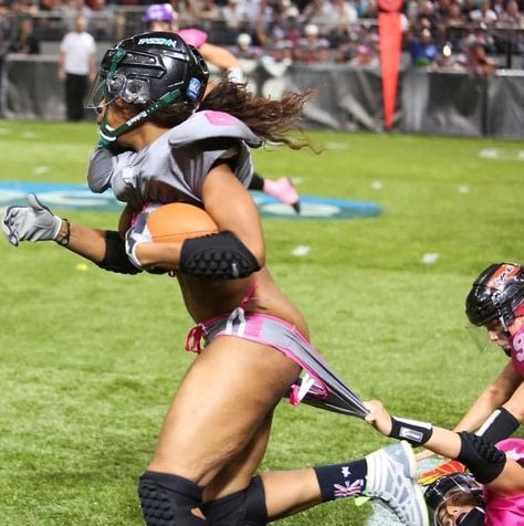 Ladies Football League, Lfl Players, Lingerie Football, Female Football Player, Arena Football, Perfect Physique, Beautiful Bathing Suits, Legends Football, Vikings Football