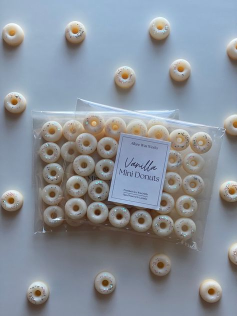 Mini Donut Wax Melts, Cute Wax Melts Ideas, Mini Wax Melts, Aesthetic Wax Melts, Wax Melts Food, Dessert Wax Melts, Cute Wax Melts, Wax Melts Packaging Ideas, Wax Melt Ideas