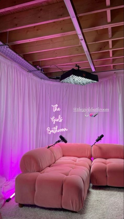 Room For Content Creator, Podcast Setting Aesthetic, Podcasts For Women Decor, Pink Podcast Setup, Youtube Recording Studio, Content Creator Room Aesthetic, Podcast Party Ideas, Living Room Podcast Setup, Couch Podcast Setup