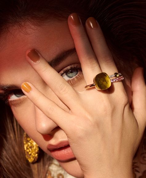 Editorial Vogue, Vogue Jewelry, Inspiration Photoshoot, Vogue Portugal, Jewellery Photography Inspiration, Portugal Fashion, Palvin Barbara, Glam Jewelry, Inexpensive Jewelry