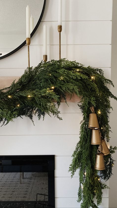 DIY Holiday Mantle Garland - Melissa Braedley Mantle Garland, Holiday Mantle, Neutral Christmas Decor, Christmas Mantle Decor, Christmas Decor Inspiration, Christmas Mantel Decorations, Christmas Interiors, Holiday Garlands, Christmas Mantle