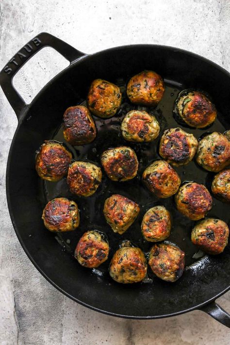 Meatballs Vegetarian, Dishing Out Health, Eggplant Meatballs, Meatball Dishes, Vegetarian Meatballs, Parmesan Meatballs, Eggplant Parm, Eggplant Parmesan, Eggplant Recipes