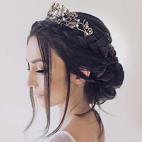 Bride Updo, Elegant Ponytail, Wedding Updos, Quinceanera Hairstyles, Tiara Wedding, Quince Hairstyles, Tiara Hairstyles, Pretty Braided Hairstyles, Braided Hairstyles For Wedding