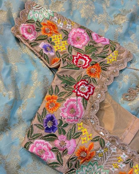 Seemantham Backdrop, Floral Embroidery Blouse, Floral Blouse Designs, Maggam Blouses, Maggam Blouse, Silk Saree Blouse Designs Patterns, Bridal Blouses, Embroidery Blouses, Half Sarees