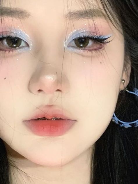 glitter eyeshadow look: icy blue Glitter Eyeshadow Looks, Eyeshadow Inspiration, Blue Eyeshadow Makeup, Makeup Layout, Concert Makeup, Princess Makeup, Doll Eye Makeup, Korean Eye Makeup, Rave Makeup