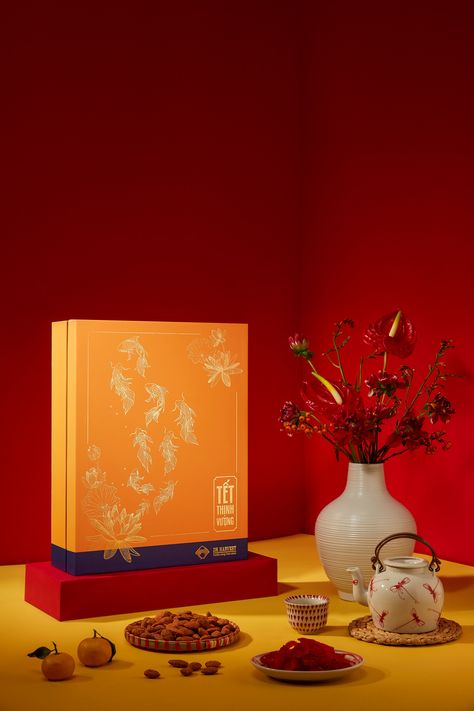 Fancy New Year 2023 - Packaging gift design on Behance Lunar New Year Packaging, Chinese Packaging, New Year Packages, Beautiful Packaging Design, Chinese New Year Food, Human Migration, Chinese New Year Gifts, Moon Festival, Lace Bride