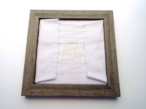 Framing Needlework, Framing Embroidery, Diy Embroidery Hoop Stand, Embroidery Basics, Slow Sewing, Sweet Embroidery, Frame Embroidery, Primitive Stitchery, Cross Stitch Tutorial