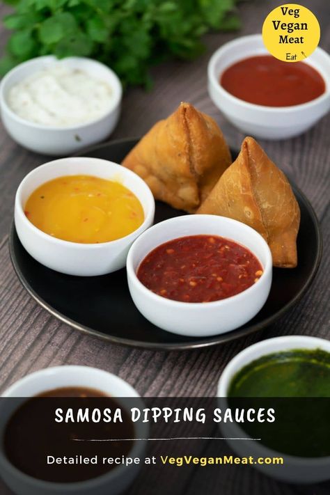 Samosa Dipping Sauces are refreshing and flavor-bursting condiments made with fresh ingredients. These sauces are usually sweet, sour, and spicy and are found green, red, yellow, and brown in colors. These Dipping Sauces tastes great with samosa and some can be stored for weeks in the refrigerator. Samosa Dipping Sauce, Samosa Sauce, Beef Samosa, Indian Sauces, Samosa Chaat, Samosa Recipe, Dipping Sauces Recipes, Dipping Sauces, Chaat Masala