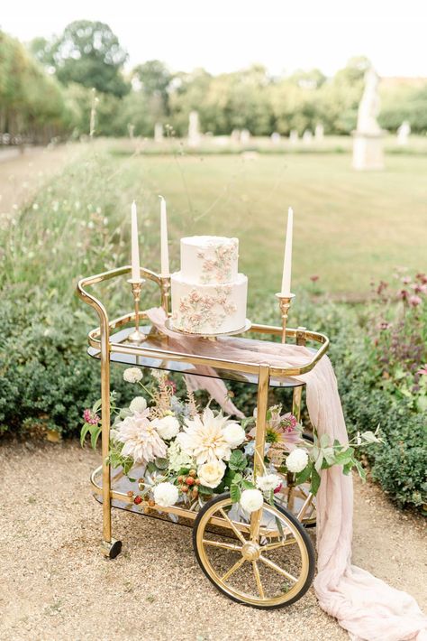 Luxury fine art garden wedding inspiration at a Berlin Castle via Magnolia Rouge Parisian Garden Wedding, Garden Wedding Cake Table, French Provincial Wedding Theme, Whimsical Classic Wedding, Country French Wedding, European Garden Wedding Aesthetic, European Wedding Inspiration, French Garden Bridal Shower Ideas, Garden Vintage Wedding