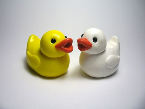 ducks from Quernus crafts Polymer Clay Rubber Duck, Polymer Clay Duck, Clay Duck, Clay Birds, Clay Moulding, Clay Magnets, Quack Quack, Rubber Ducks, Polymer Clay Animals