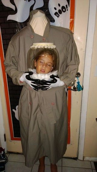 Best DIY Headless Costume: 4 Steps (with Pictures) Diy Scary Halloween Costumes, Costume Halloween Famille, Headless Costume, Costumes For Teenage Girl, Best Costume, Halloween Costumes For 3, Diy Halloween Costumes For Kids, Scary Halloween Costumes, Scary Costumes