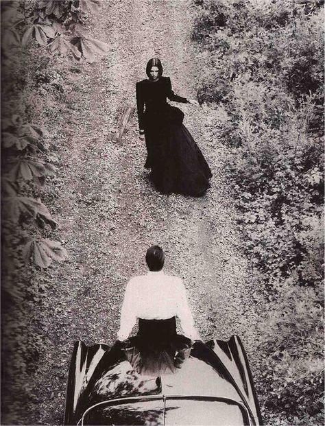 Paris September, Linda Evangelista, Christy Turlington, Cindy Crawford, Black White Photos, Vintage Vogue, Two People, Vogue Paris, In The Woods