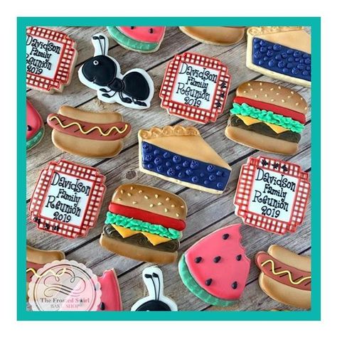 What is your go to dish to take to a family get together? These family reunion cookies are just fantastic! Those blueberries look so real😋🍔🌭🐜  #cookieart #cookiedecorating #sugarcookies #cookiestencils Picnic Cookies, Sugar Cookie Ideas, Diy Sugar Cookies, Summer Sugar Cookies, Cookies Theme, Sugar Cookie Royal Icing, Iced Sugar Cookies, Summer Cookies, Easy Sugar Cookies