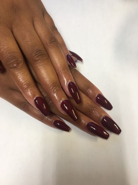 Wine Nails On Dark Skin, Marron Red Nails Acrylic, Burgundy Nails Black Women, Dark Red Nails Black Women, Dark Red Nails Brown Skin, Dark Wine Nails, Brown Nails On Black Women, Black Woman Nails, Red Nails Dark Skin