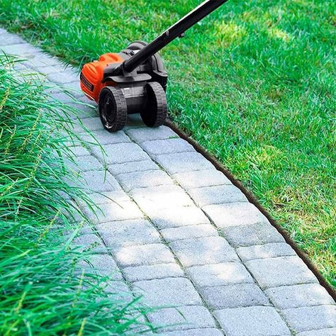 Best Lawn Edger, Garden Edger, Lawn Edger, Weeds In Lawn, Patio Pergola, Garden Flower Beds, Lawn Care Tips, Lawn Equipment, Lawn Edging