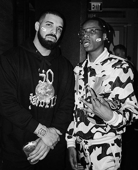 Drake Black And White Aesthetic, Drake Black And White, Iconic Drake Photos, Roy Woods, Drake Old Photos, Drake Outfit, Drake Throwback, Roy Wood, Drake Clothing