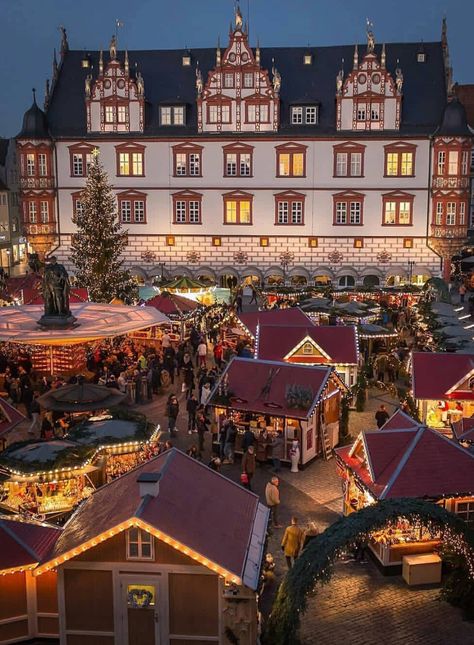 Coburg, Germany Bavarian Christmas, Christmas Towns, Winter Market, European Christmas, Christmas Destinations, Christmas In Europe, Romantic Paintings, European City, Voyage Europe