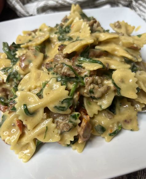 Creamy Bowtie Pasta, Pasta With Italian Sausage, Bow Tie Pasta Recipe, Sundried Tomato Pasta, Bow Tie Pasta, Italian Sausage Pasta, Dinner Rotation, Weekly Dinner, Soup Appetizers