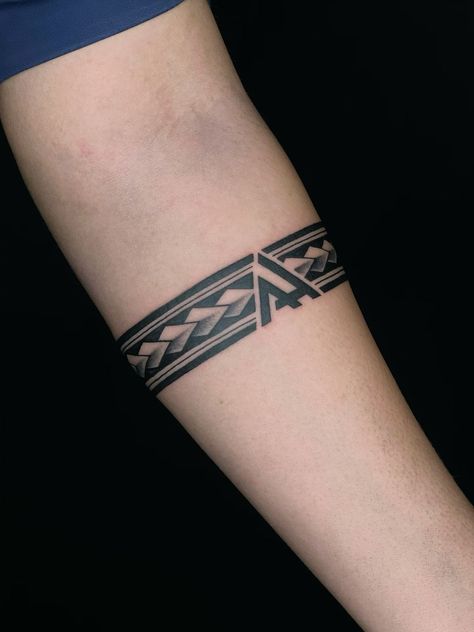 Belt Tattoo For Men, Armband Tattoo Design Men, Men Arm Tattoo Ideas Unique, Arm Band Tattoos For Men, Arm Band Tattoo Designs, Belt Tattoo, Armband Tattoo Meaning, Wrist Band Tattoo, Band Tattoos For Men