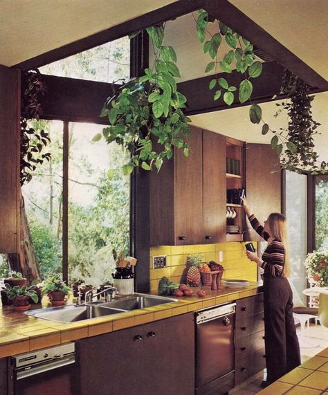 Living Room Drawing, 70s Interior Design, 1970s Kitchen, 70s House, 70s Interior, Earthship Home, Retro Interior Design, 70s Home, 70s Home Decor