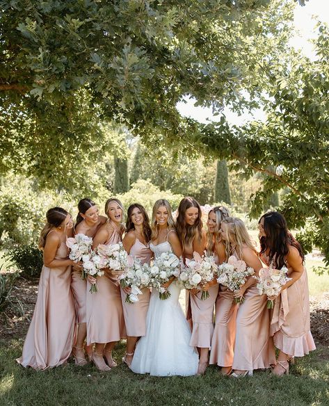 Bridsmaids and Bride smiling and laughing at eachother Show Me Your Mumu Bridesmaid Pink, Wedding Bridesmaid Dresses Rose Gold, Bridesmades Dresses Pink, Champagne And Rose Wedding, Blush And Champagne Bridesmaid Dresses Mismatched, Light Rose Bridesmaid Dresses, Gold And Pink Bridesmaid Dresses, Miss And Blush Wedding, Bridesmaid Dresses Champagne Pink