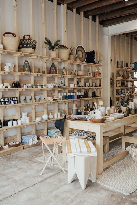 Midland - Alicia Lund Gift Shop Interiors, Simply Blessed, Store Interiors, Stil Boho, Retail Store Design, Art Space, Store Displays, Store Interior, Shop Interiors