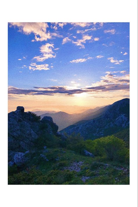 Mountain landscape with beautiful sunset. Visiting Croatia, Croatia Aesthetic, Aesthetic Mountains, Country To Visit, Polaroid Aesthetic, Sunset Mountains, Aesthetic Sunset, Countries To Visit, Sky Color