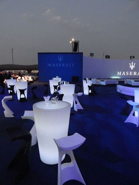 Iluminação terraço                                                                                                                                                                                 More Outdoor Events Festivals, Corporative Events, Festival Wedding Decorations, Model Tips, Corporate Events Decoration, Corporate Event Design, Nightclub Design, Lounge Party, Event Design Inspiration