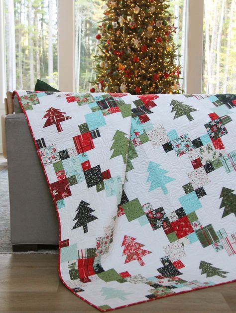 Modern Christmas Quilt, Tree Quilt Pattern, Charm Pack Quilt Patterns, Layer Cake Quilt Patterns, Cluck Cluck Sew, Charm Pack Quilt, Christmas Tree Quilt, Layer Cake Quilts, Christmas Quilt Patterns