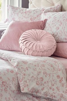 Pink Bedroom Accessories, Blush Pink Bedroom, Laura Ashley Bedding, Girly Apartments, Girly Apartment Decor, Floral Bedroom, Pink Cushions, Pink Bedding, Pink Bedroom